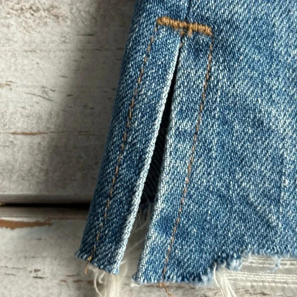 Madewell, raw hem, denim skirt, zipper fly, size 30 - Picture 5 of 9